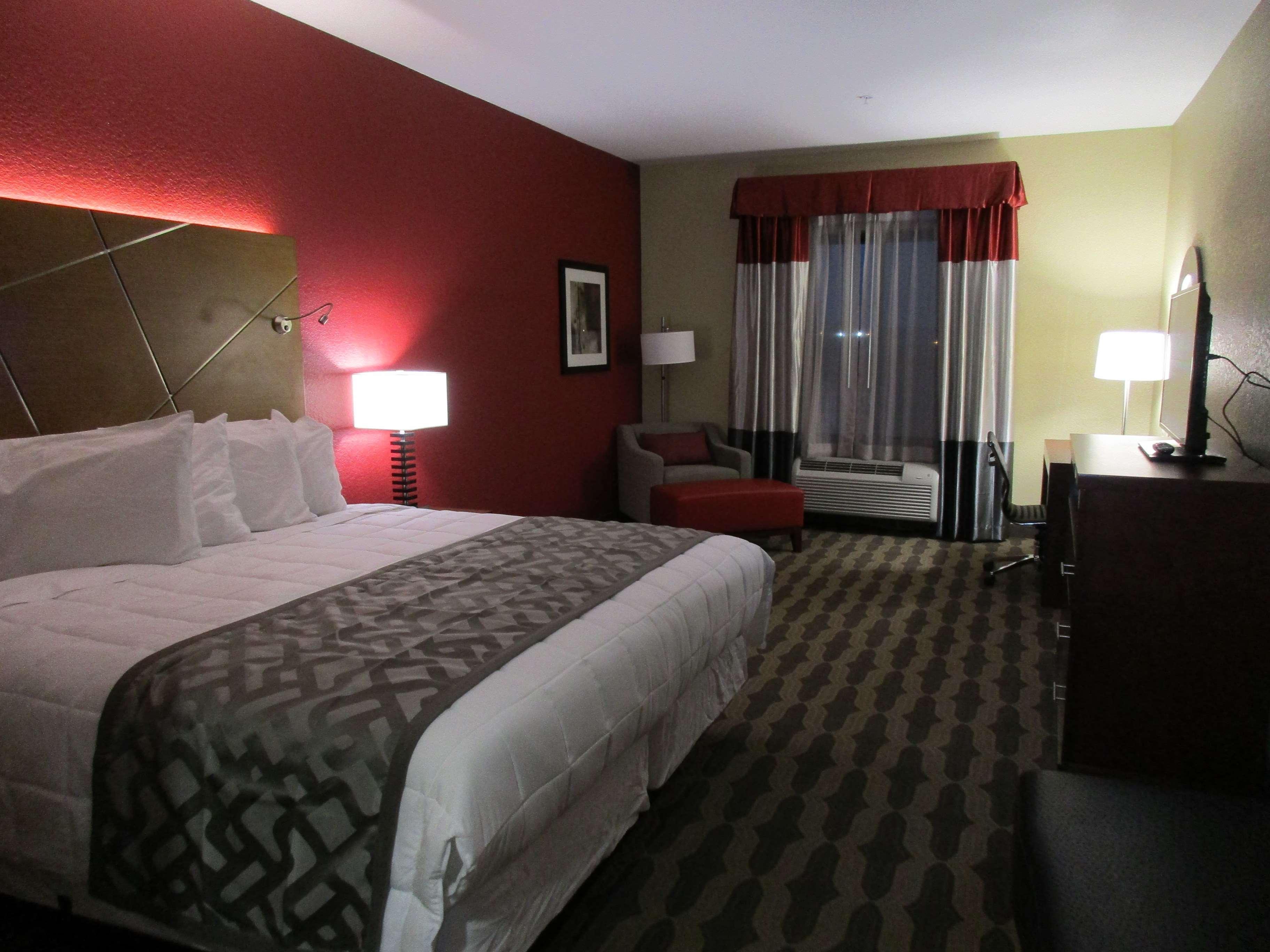 Best Western Plus Fairview Inn & Suites Екстериор снимка