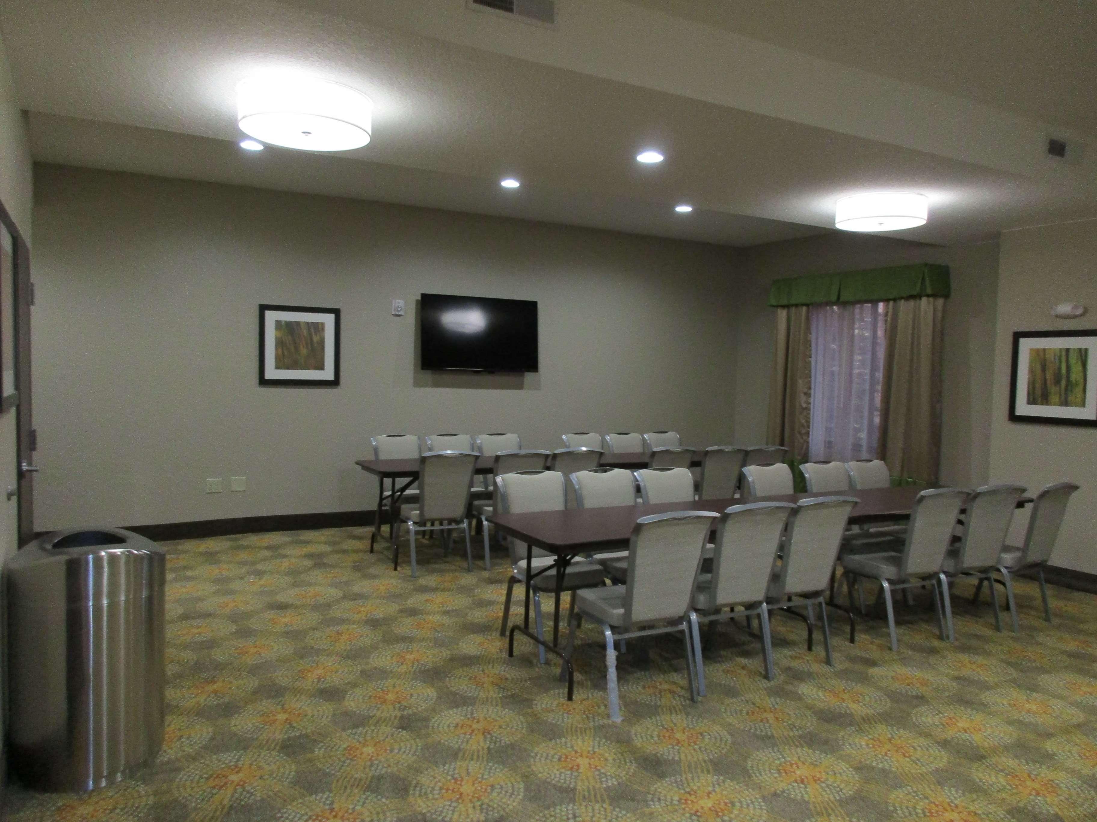 Best Western Plus Fairview Inn & Suites Екстериор снимка
